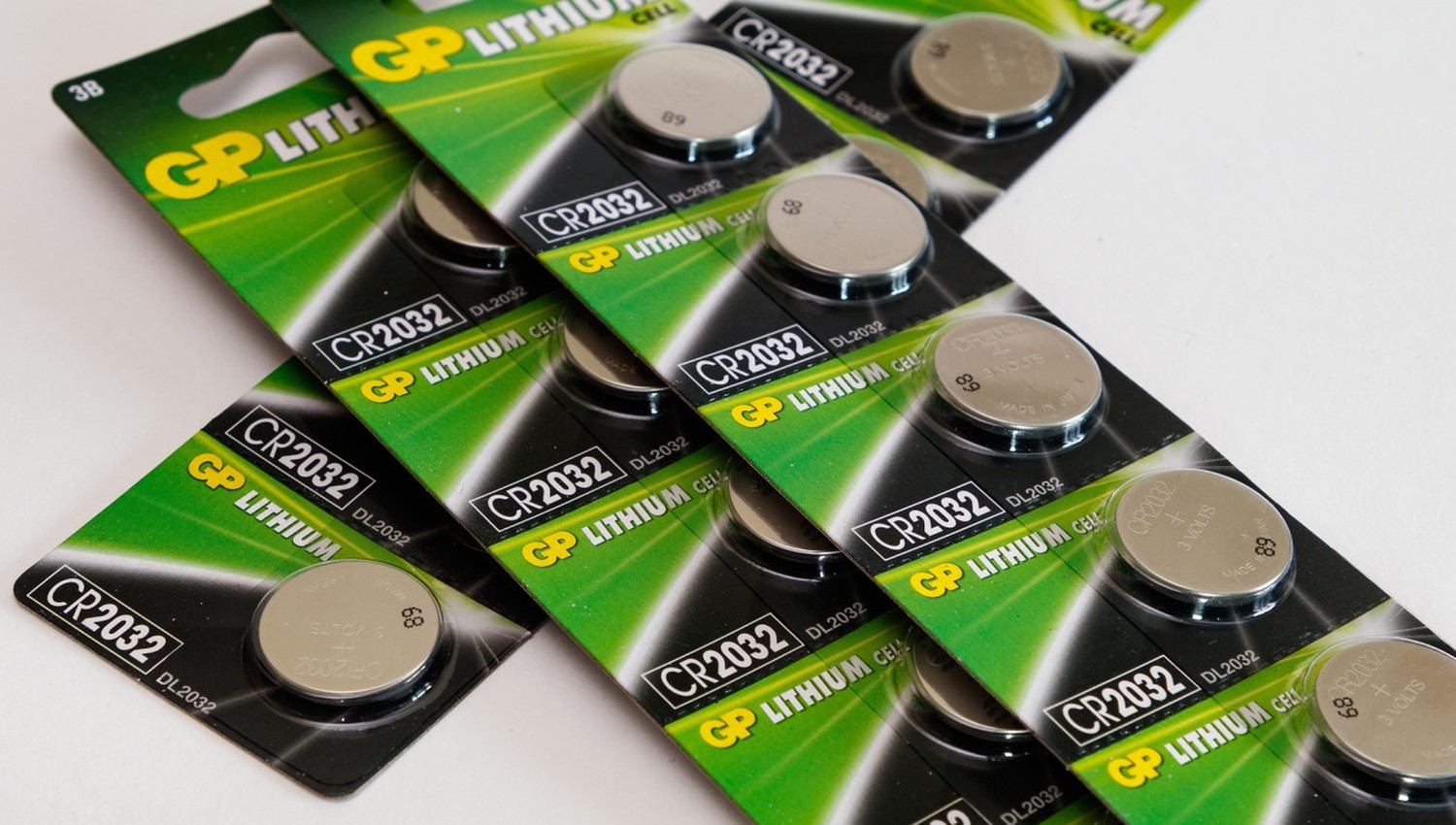 Batterie 2025 vs 2032: Vergleich von Leistung, Lebensdauer und Anwendungen