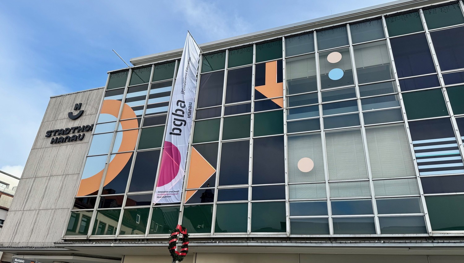 Brüder Grimm Berufsakademie öffnet Türen an zwei Standorten: Einblick in duale Design- und Management-Studiengänge Brüder Grimm Berufsakademie öffnet Türen an zwei Standorten: Einblick in duale Design- und Management-Studiengänge