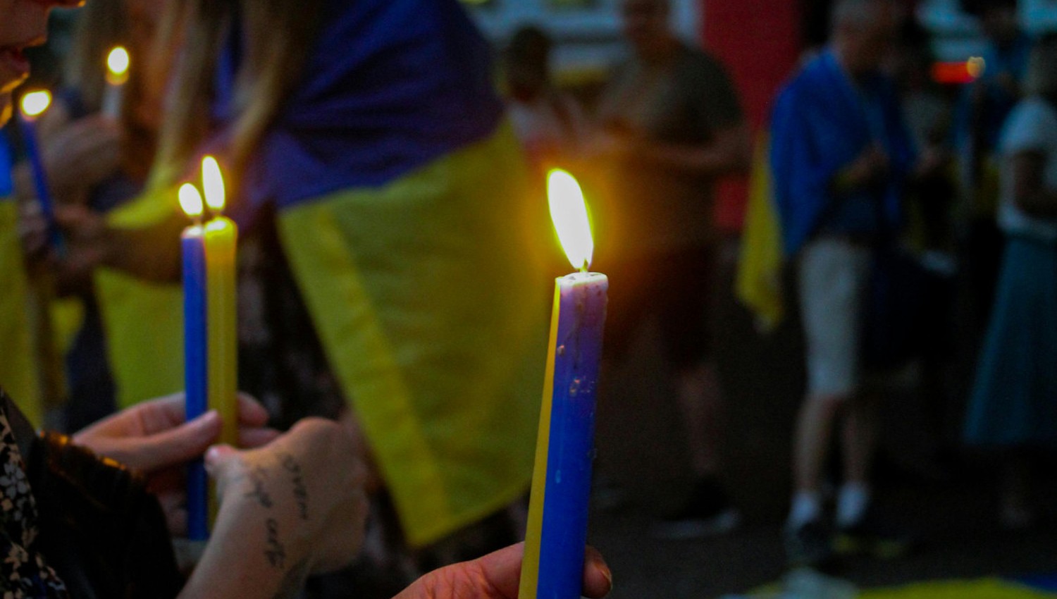 Eltville lädt zur Mahnwache für die Ukraine mit Liedern und Glühwein am 20. Dezember Eltville lädt zur Mahnwache für die Ukraine mit Liedern und Glühwein am 20. Dezember