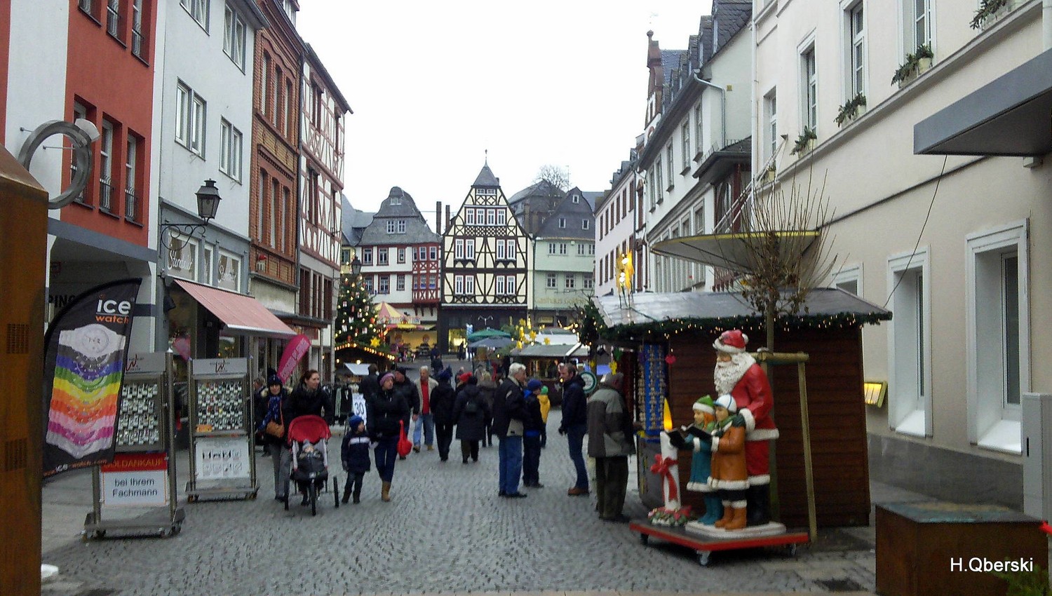 Eltviller Kulturbus-Angebot bringt Senioren kostenlos zum Limburger Christkindlmarkt Eltviller Kulturbus-Angebot bringt Senioren kostenlos zum Limburger Christkindlmarkt