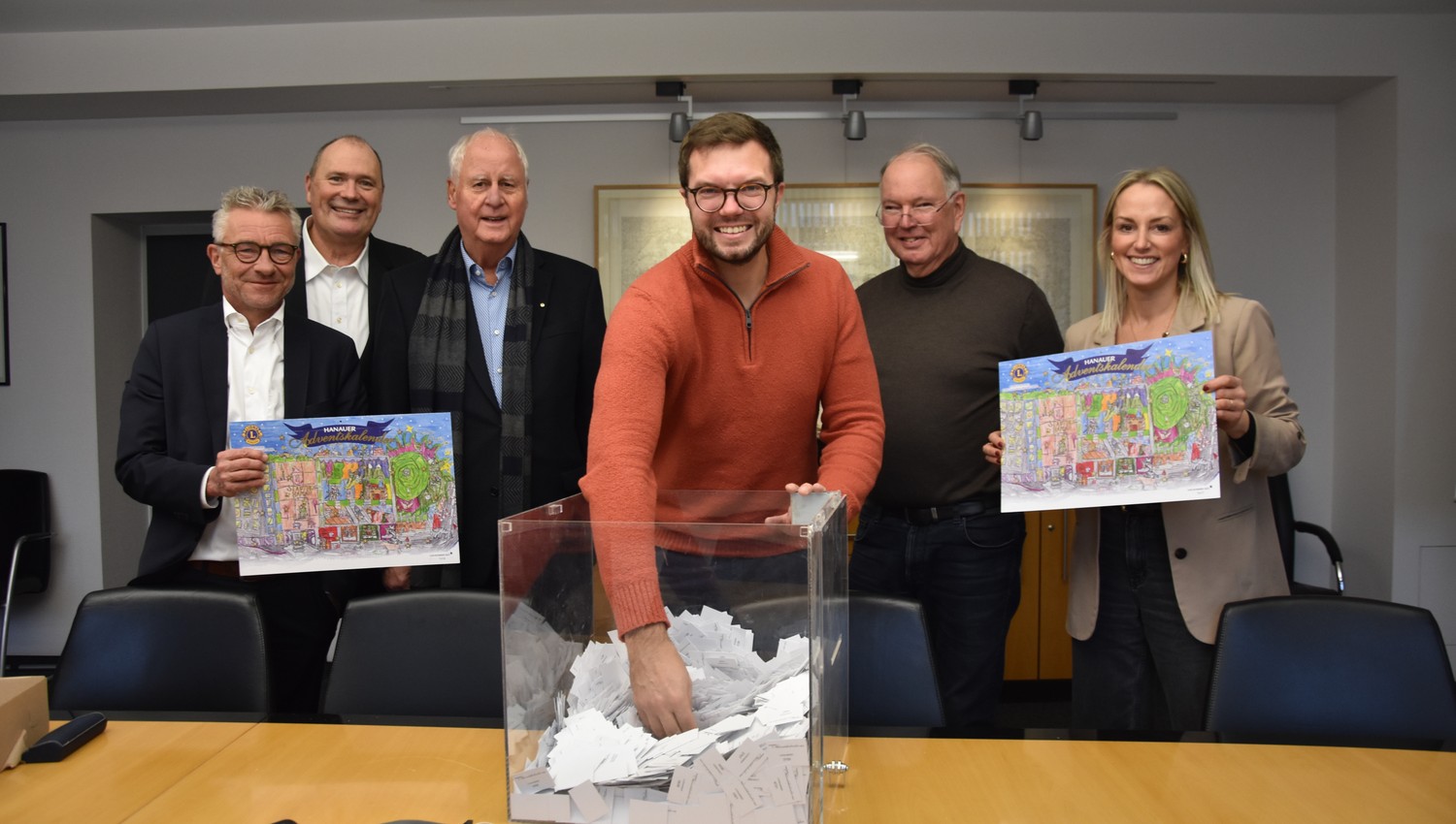 Erste Gewinner des Hanauer Adventskalenders 2025 stehen fest Erste Gewinner des Hanauer Adventskalenders 2025 stehen fest