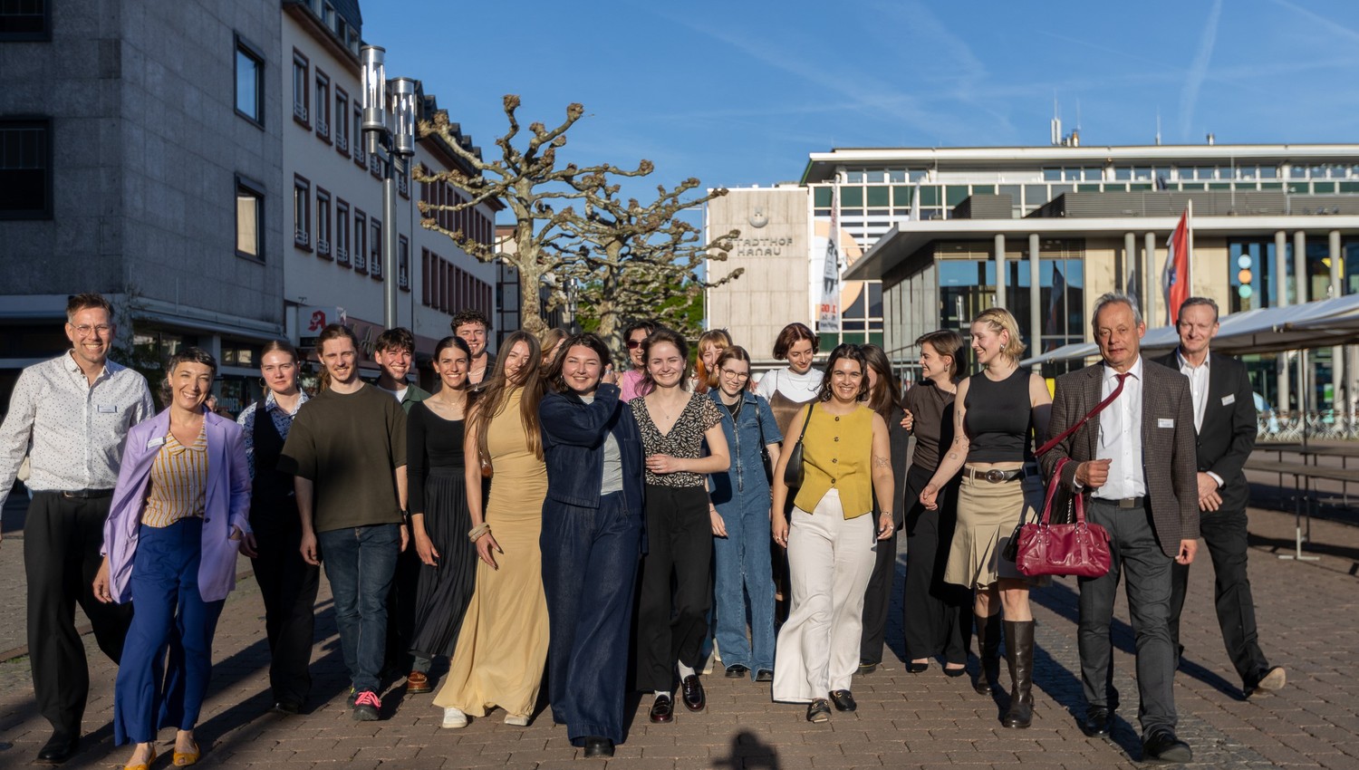 Hanau: BGBA verabschiedet 18 Absolventen und zeigt Abschlussarbeiten in Ausstellung Marktreif