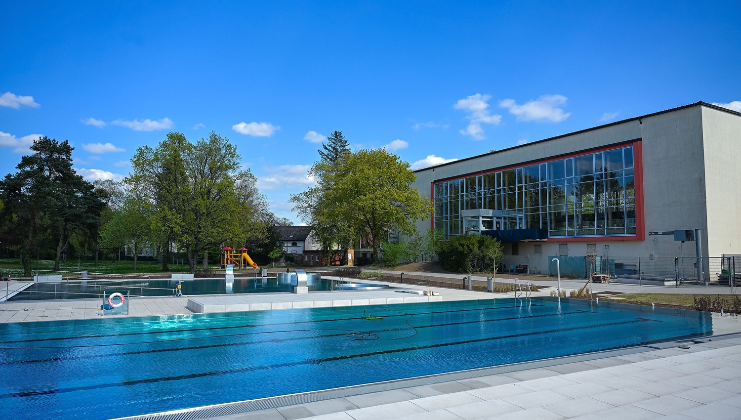 Hanau eröffnet modernisiertes Heinrich Fischer Freibad mit umfassendem Festprogramm