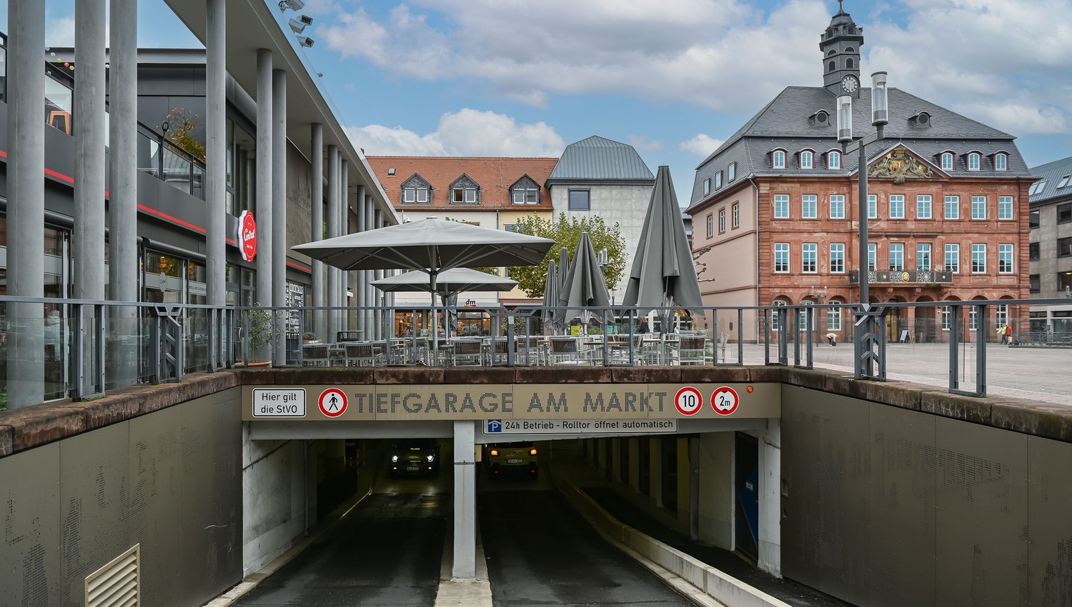 Hanau setzt wieder private Sicherheitskräfte in Parkhäusern ein nach Beschwerden