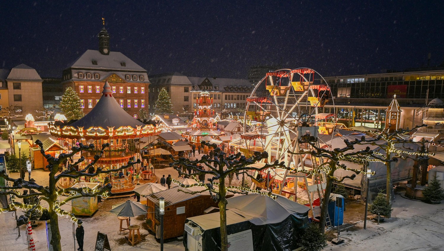 Hanau startet Black Weekend und eröffnet Retro Spielhalle vor dem ersten Advent