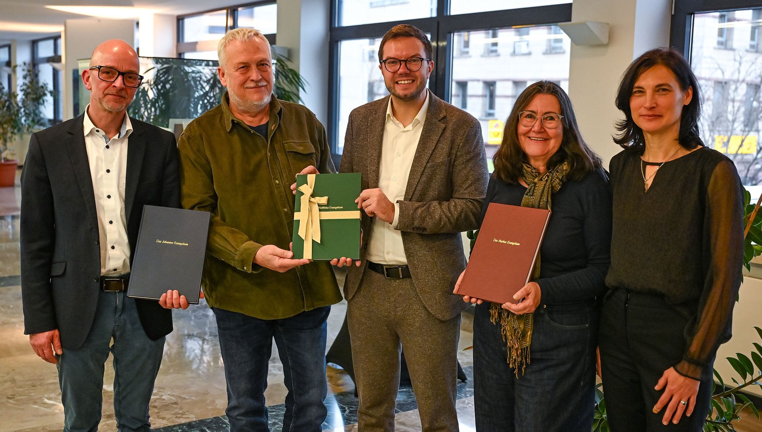 Handschriftliche Fassung des Matthäusevangeliums als Geschenk an Hanauer Bürgermeister