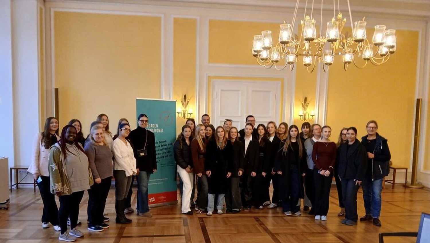 Jugendbegegnung in Wiesbaden: Mädchen aus Dubrovnik erhalten EU Youthpass und besuchen Straßburg