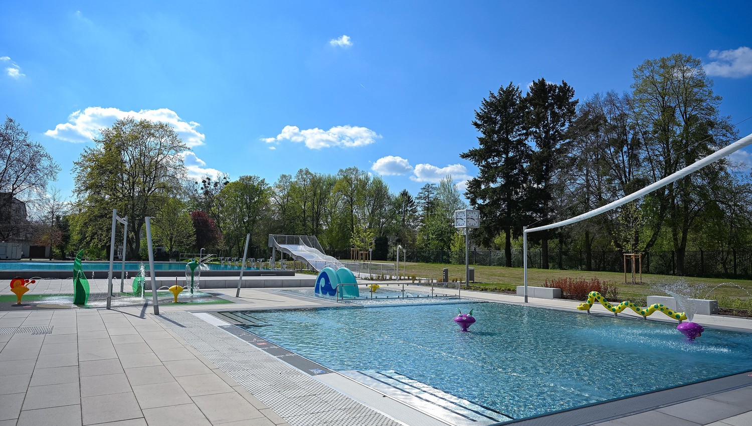 Radio FFH überträgt live aus Hanau zur Wiedereröffnung des Heinrich Fischer Freibads